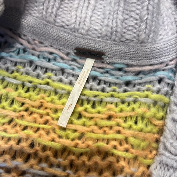 Free People Sweater. - Picture 2 of 5